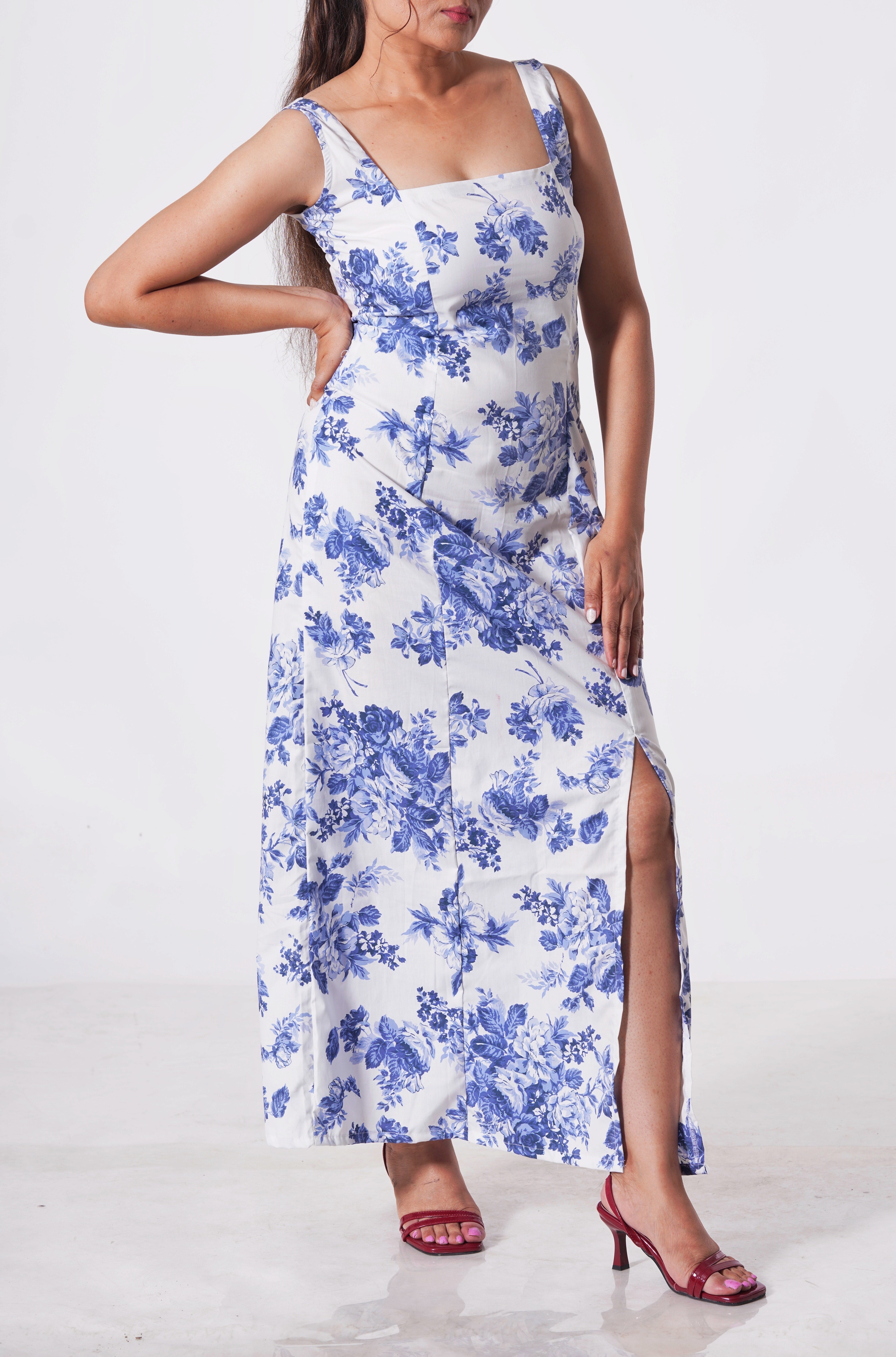 Juliette | Blue-White Floral Print Sleeveless Maxi Dress With Slit