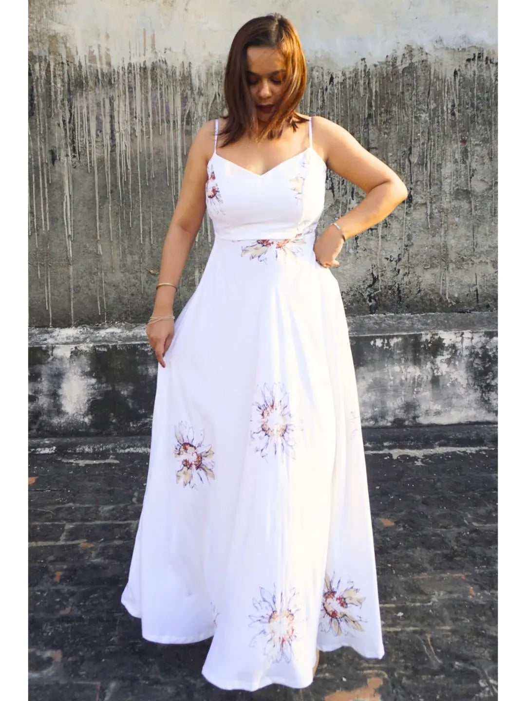 Ivoryn | Off-White Floral Print Strapped Flared Maxi Dress
