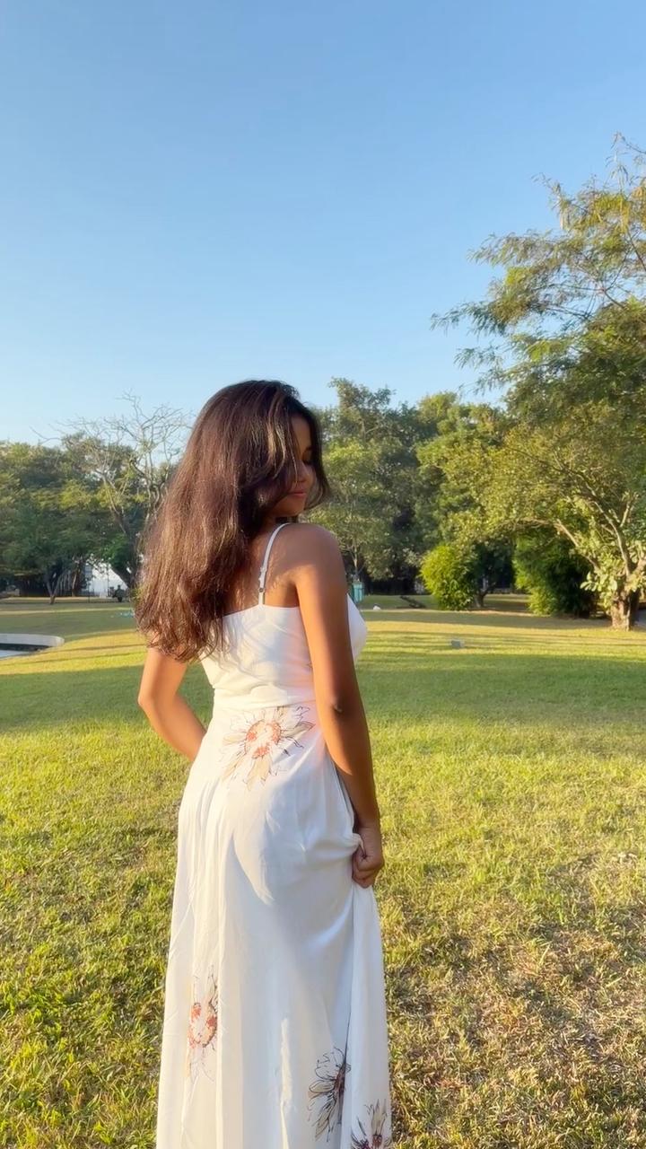 Ivoryn | Off-White Floral Print Strapped Flared Maxi Dress